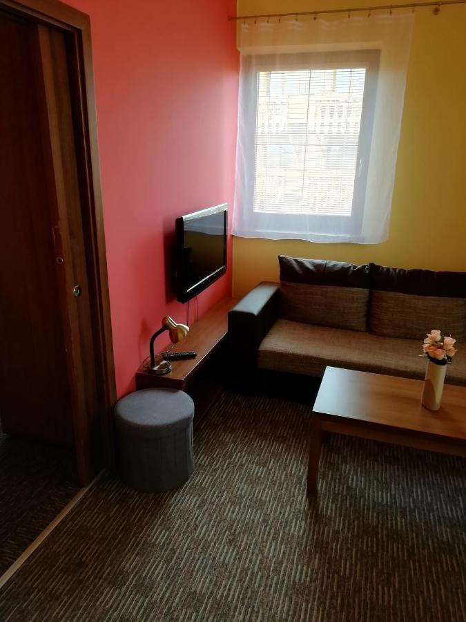Apartman Fiona 벨카 롬니차 외부 사진